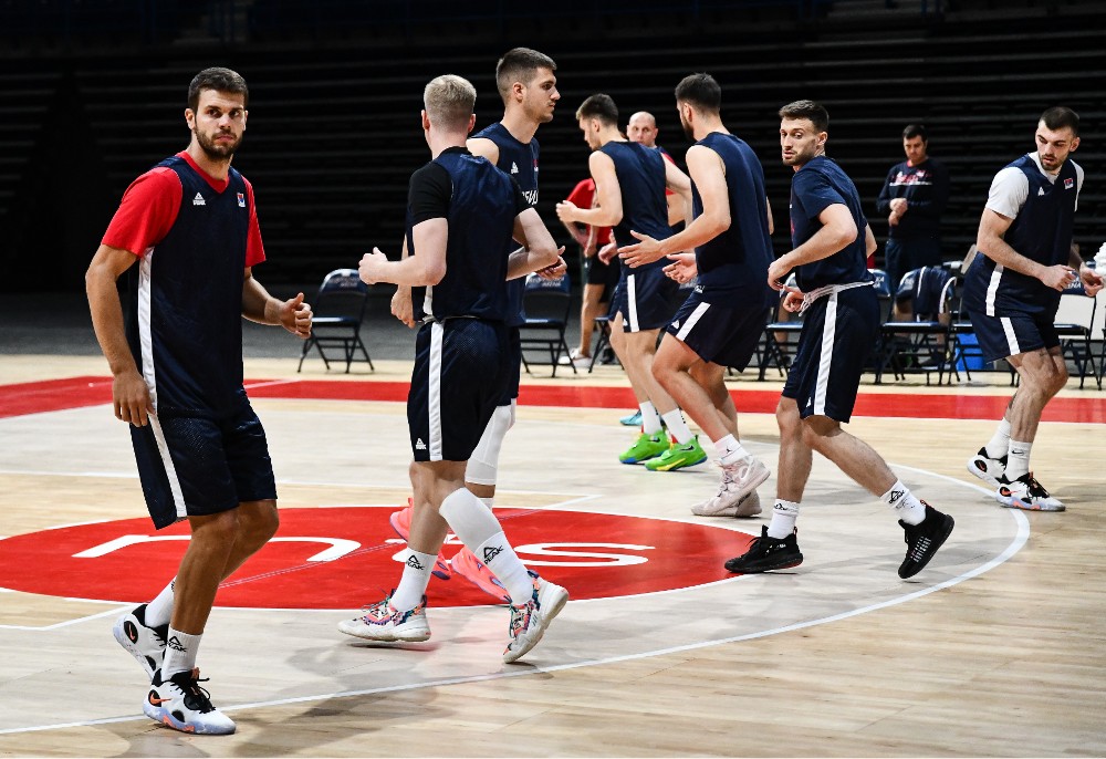 Todorović na treningu reprezentacije (©Starsport)